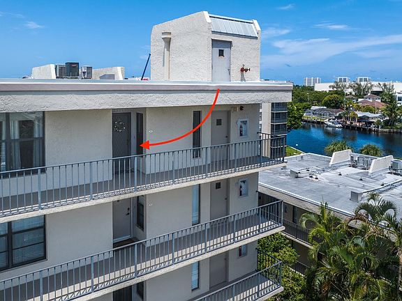 4th image of 17 ROYAL PALM Way #6060