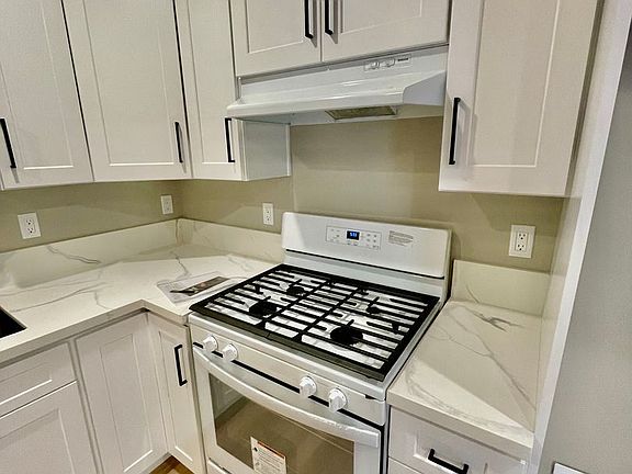 4th image of 2022 Eleanore Dr #2022B