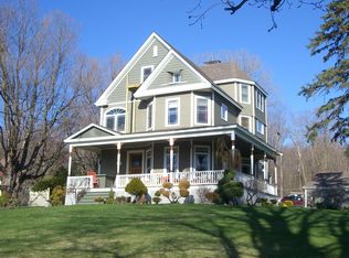 77 High St, Saint Albans, VT 05478