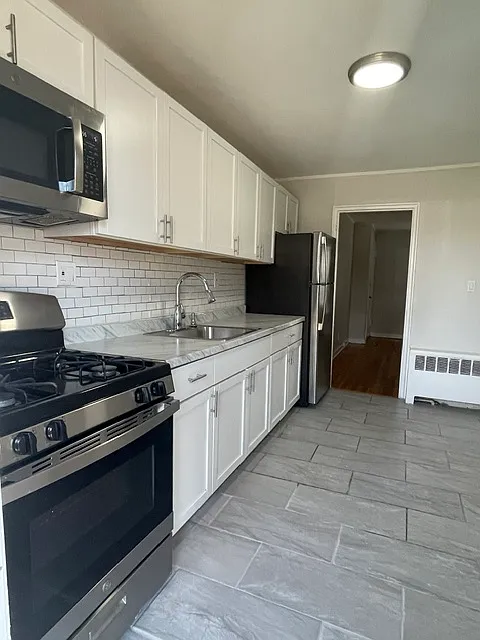 1 bed, 650 sqft, $1,700 — Photo 3
