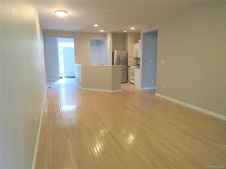 Half Moon Bay Dr — Photo 5