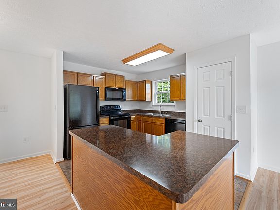 5th image of 35416 Army Navy Dr