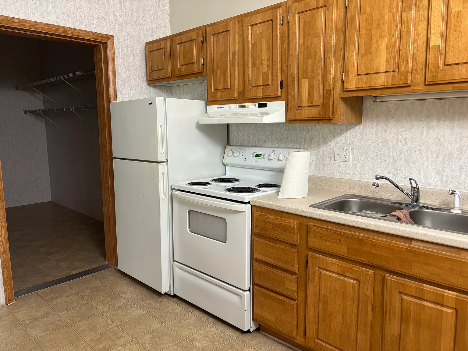 Ashton Place Apartments — Photo 4