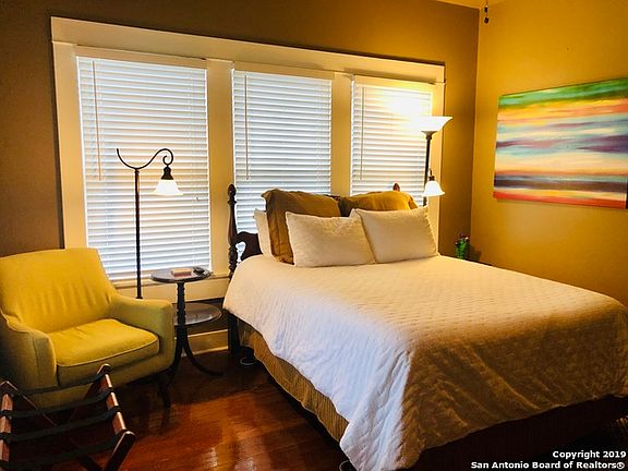 5th image of 226 W Whittier St #2