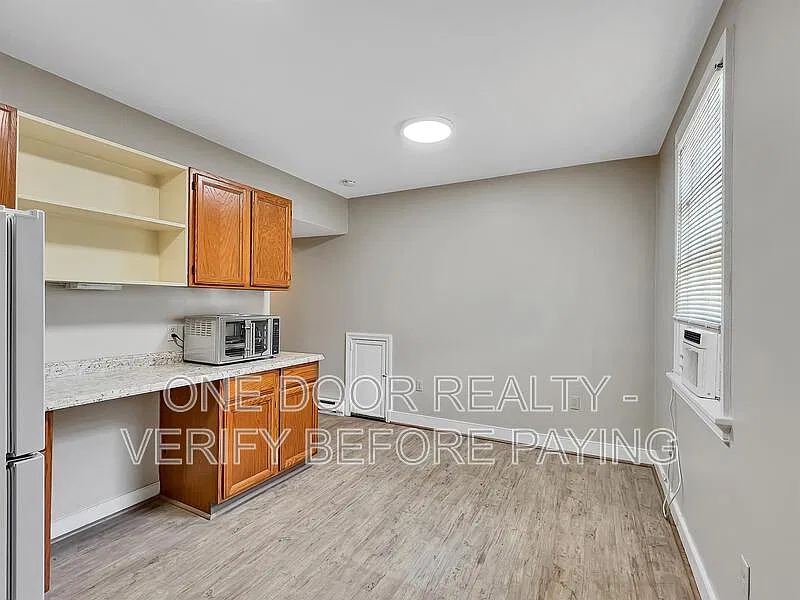 1 bed, 1.0 bath, 220 sqft, $750 — Photo 2