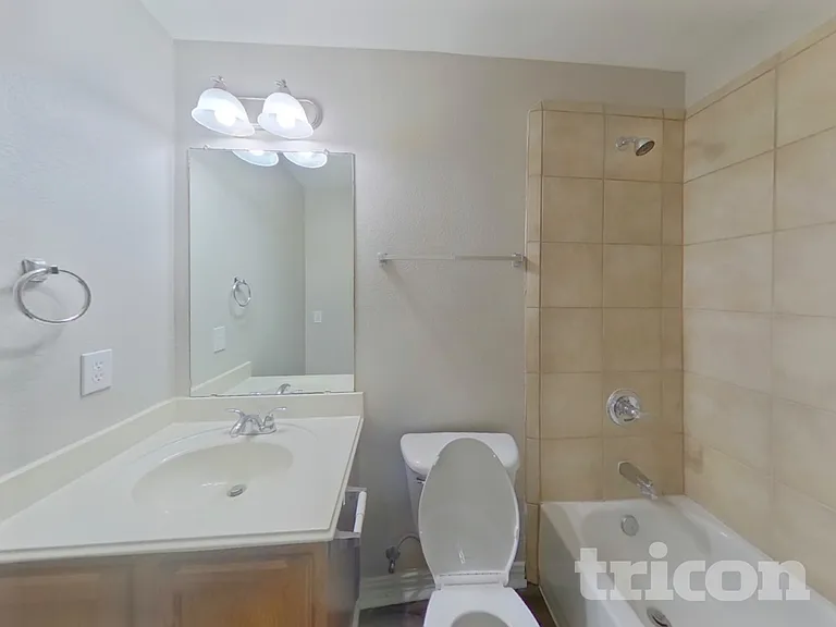 7814 Longbow Ln — Photo 15
