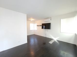828 9th St APT B, Santa Monica, CA 90403