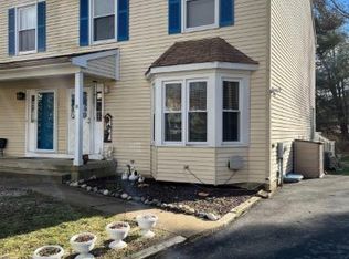 8 Buttonwood Dr, East Brunswick, NJ 08816