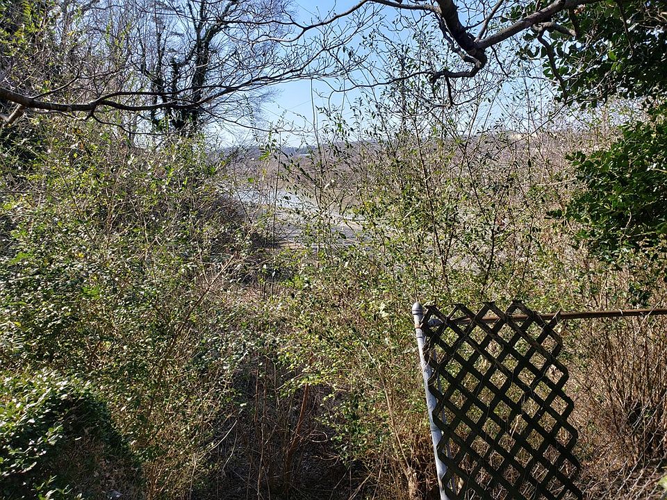 2nd image of 126 Primrose Ct