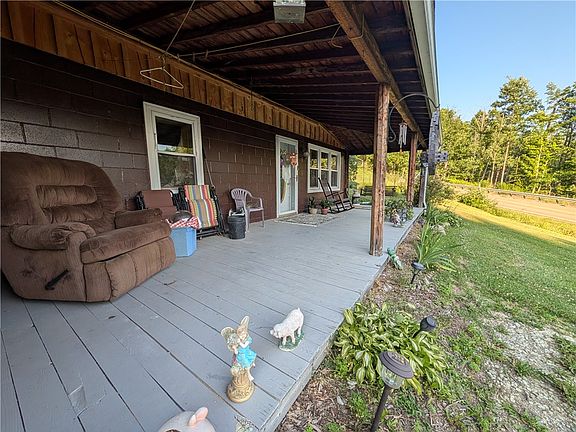 4th image of 621 Looker Mountain Foster Town