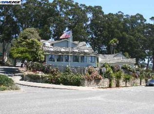 130 Santa Ana St, Half Moon Bay, CA 94019