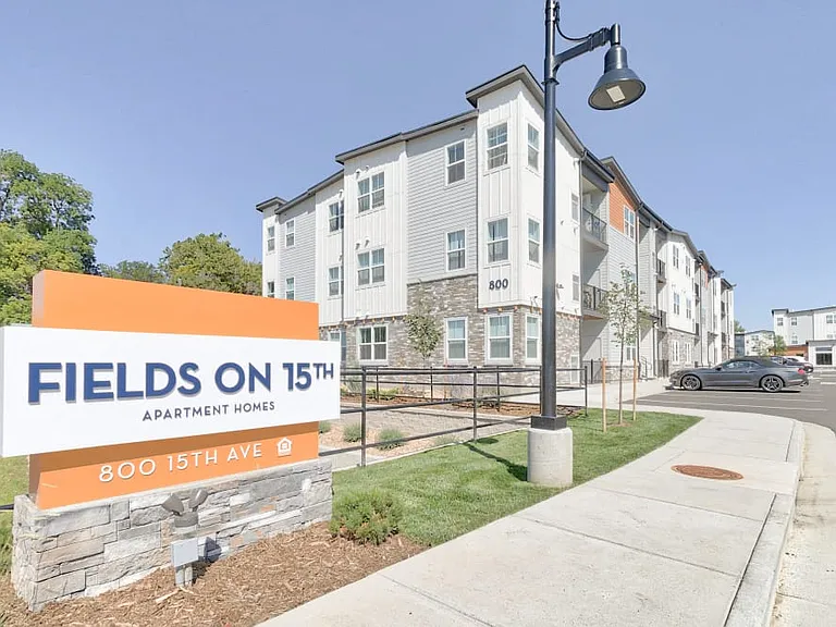 Fields on 15th — Photo 9
