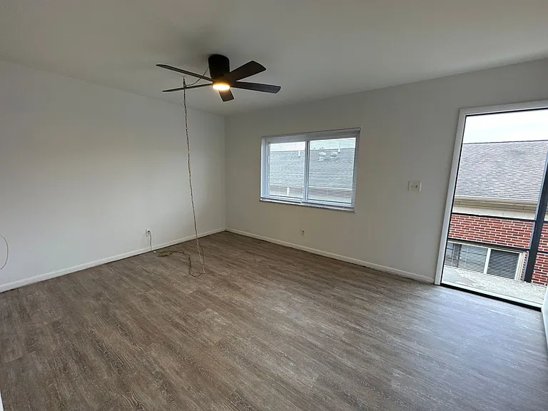 N High St 2232 SSR — Photo 11