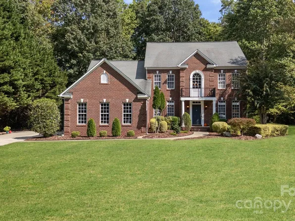 1053 Muirfield Dr, Mooresville, NC 28115