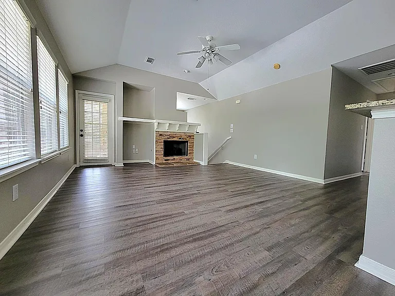 77 Woodlily Pl — Photo 6