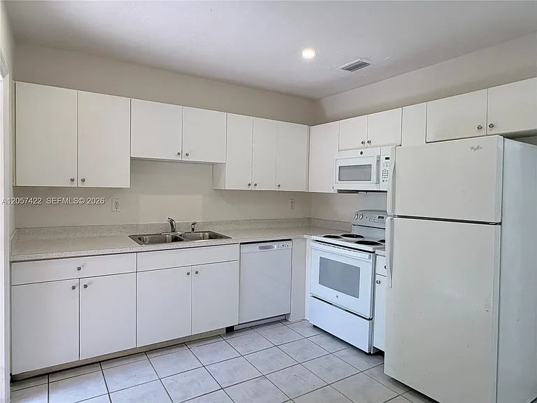 16921 SW 94th Ave — Photo 9