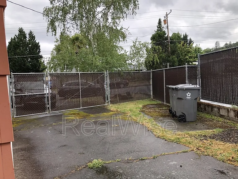 710 NW Midland Ave — Photo 57