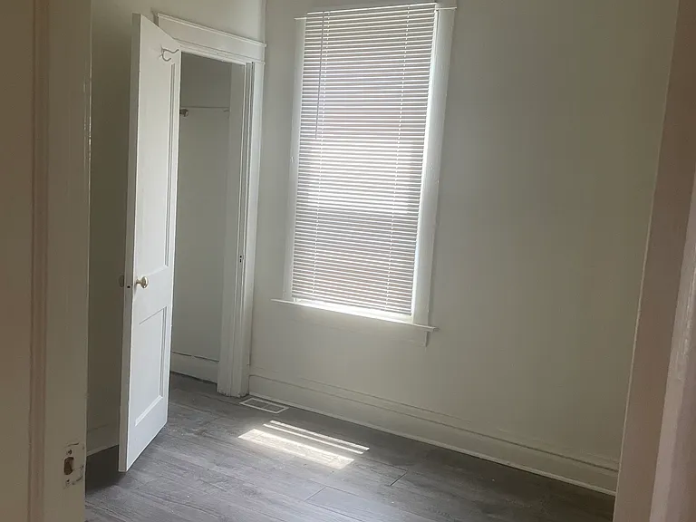 7541 S Rhodes Ave — Photo 26
