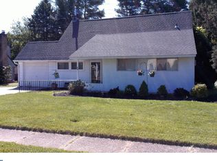 73 Deep Dale Dr E, Levittown, PA 19056
