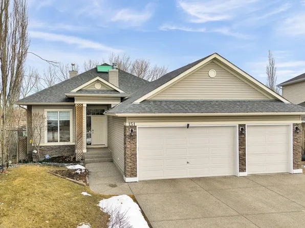 151 Hawkmere Vw, Chestermere, AB T1X 1T8