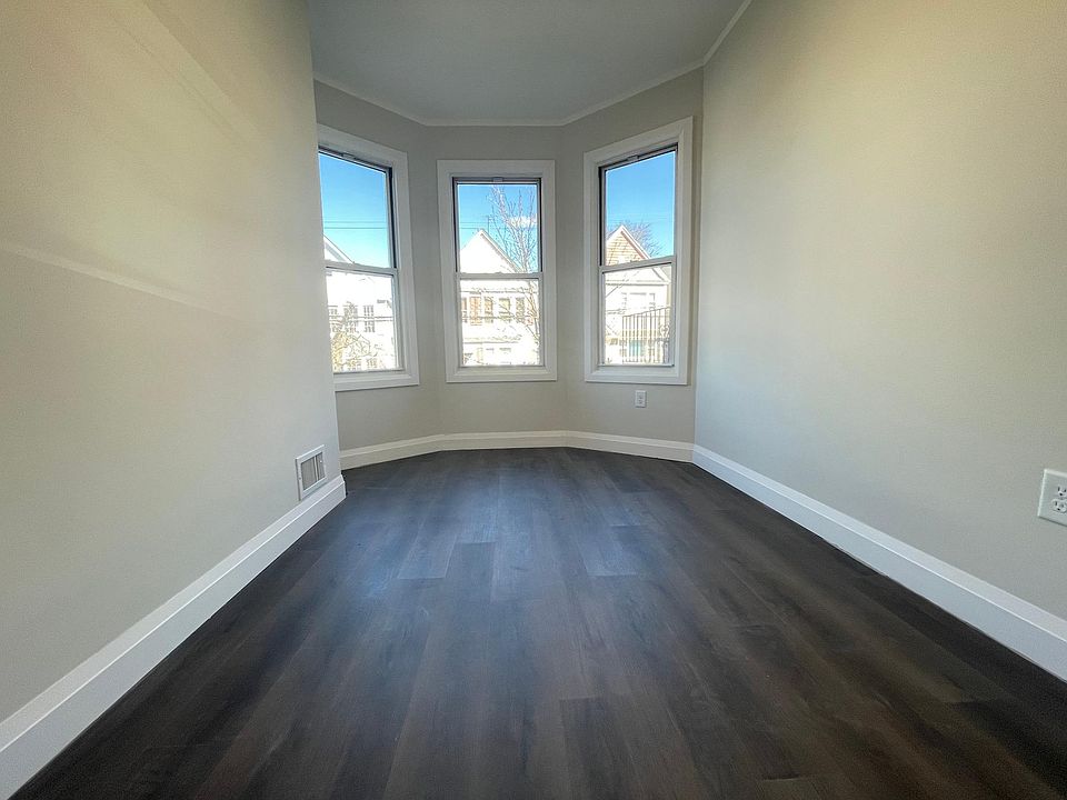 2nd image of 289 Van Nostrand Ave #11D