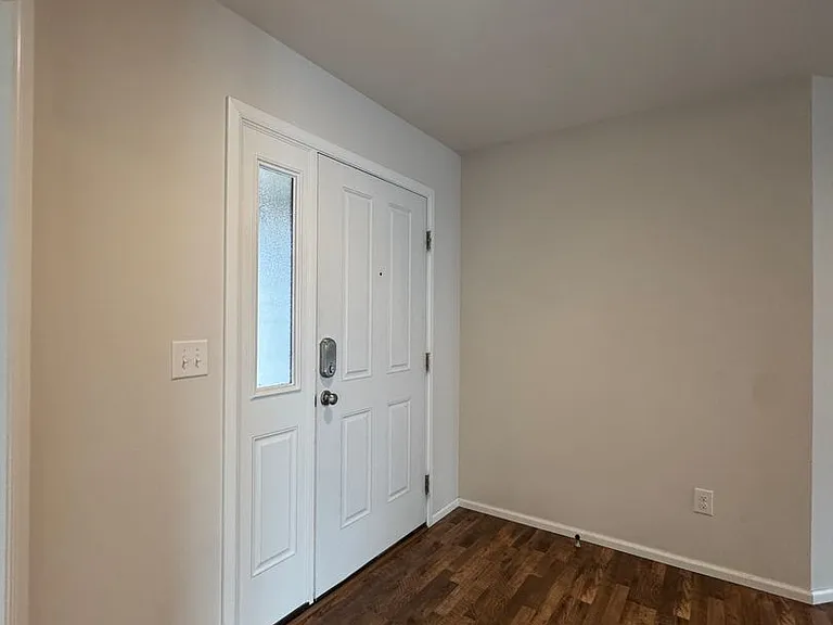 2502 N McIntosh St — Photo 5