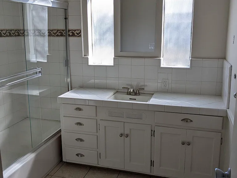 215 Jefferson St — Photo 7