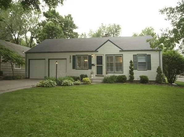 2920 W 48th Ter, Westwood, KS 66205