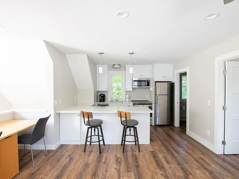 807 Washington St — Photo 8