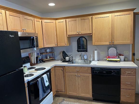 5th image of 6796 Madison St #304