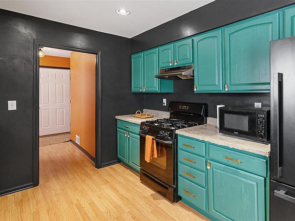 4th image of 14020 Highland Way