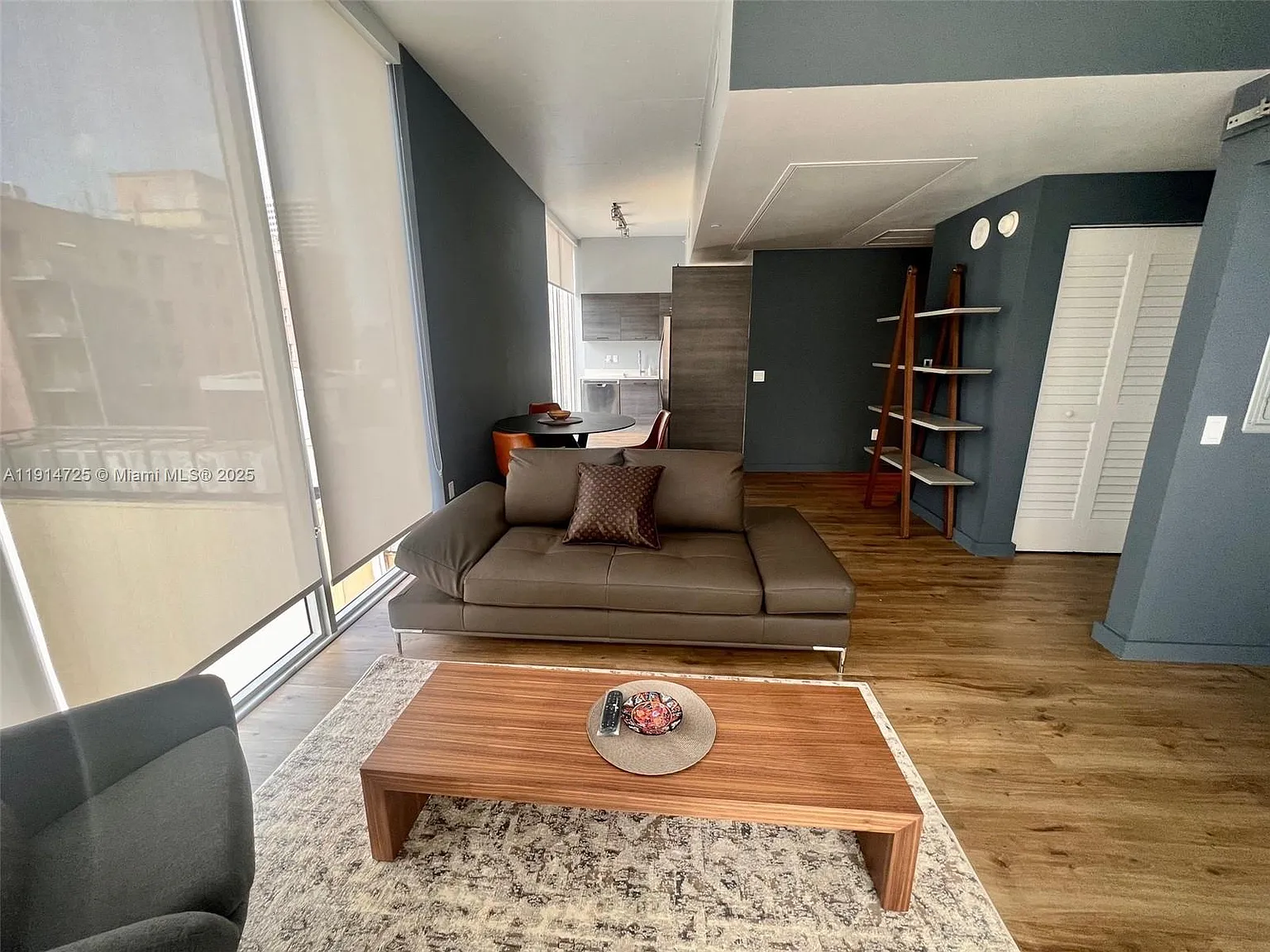 Centro Condo — Photo 2