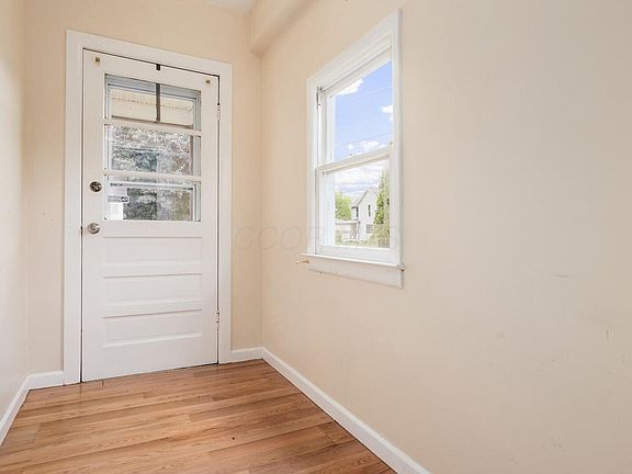 4th image of 214 W Shields St