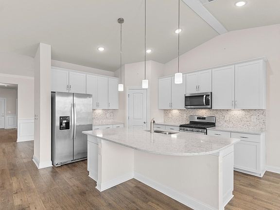 3rd image of 1943 Parish Way