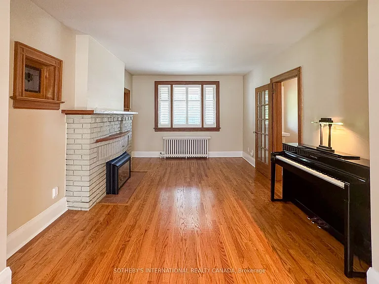 48 Lawrence Ave W — Photo 5