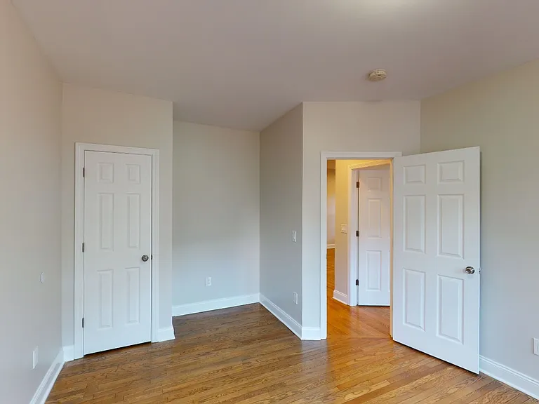 90 Bristol St #10 — Photo 11