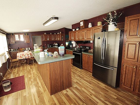 4th image of 230 Madison Ln