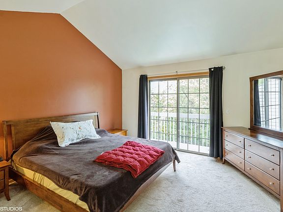 5th image of 1555 N Saint Marks Pl