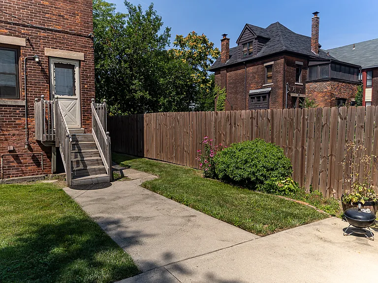 262 W Grand Blvd — Photo 50