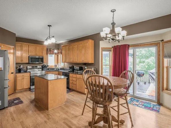 2051 River Bend Trl, Mayer, MN 55360