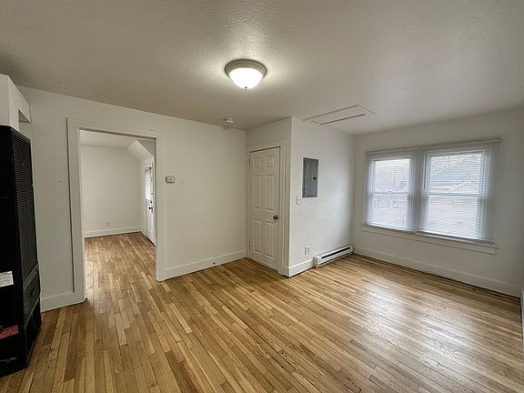 4th image of 413 Howard St SE #413