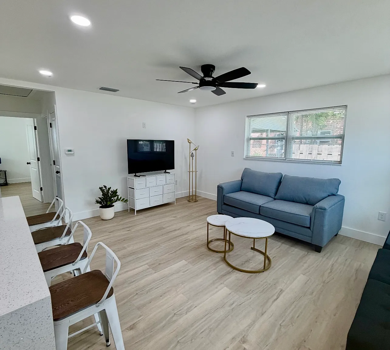 2 bed, 864 sqft, $1,490 — Photo 2