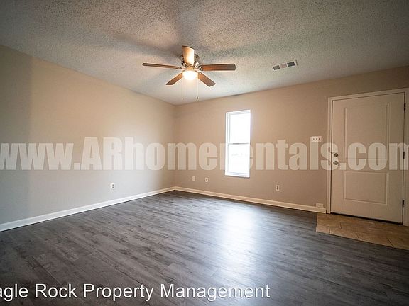 4th image of 898 W Myrtle St #11062187