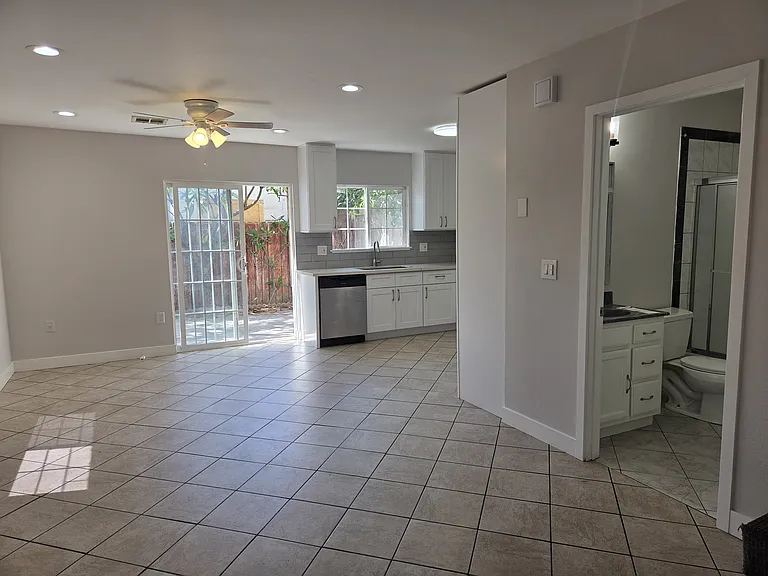 751 S Arizona Ave — Photo 37