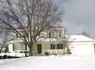 5125 White Pine Dr, Brunswick, OH 44212