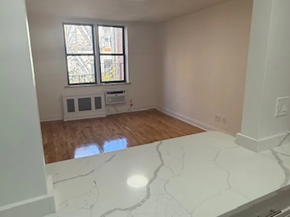 405 East 82nd Street image 2 of 9