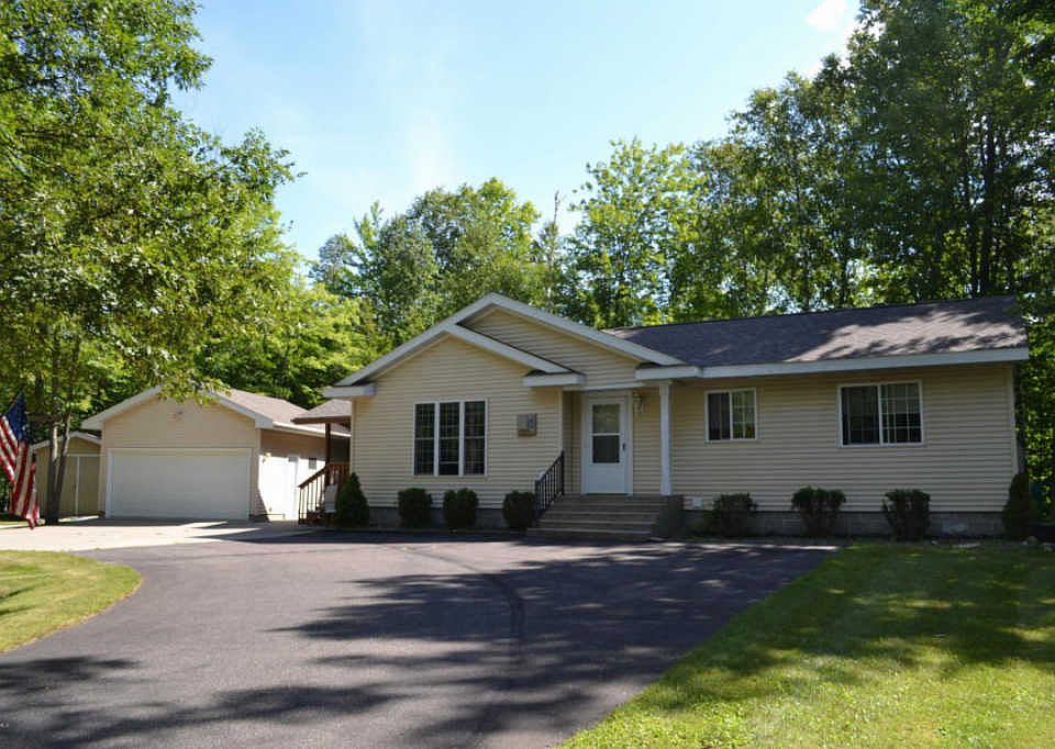 1st image of 14589 Whitebirch Ln