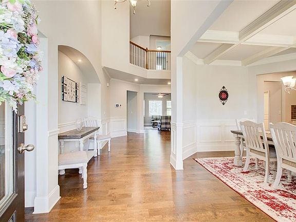 3rd image of 49 Hodges St