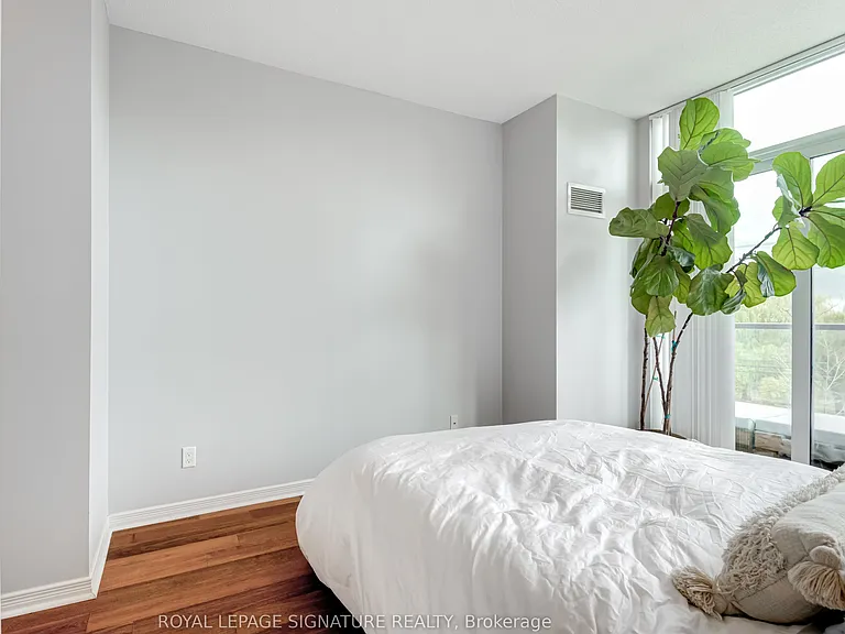 2230 Lake Shore Blvd W #204 — Photo 21