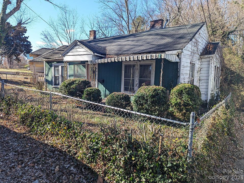 1st image of 605 Vance St NW